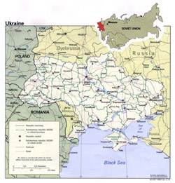 Political and administrative map of Ukraine with roads and cities.